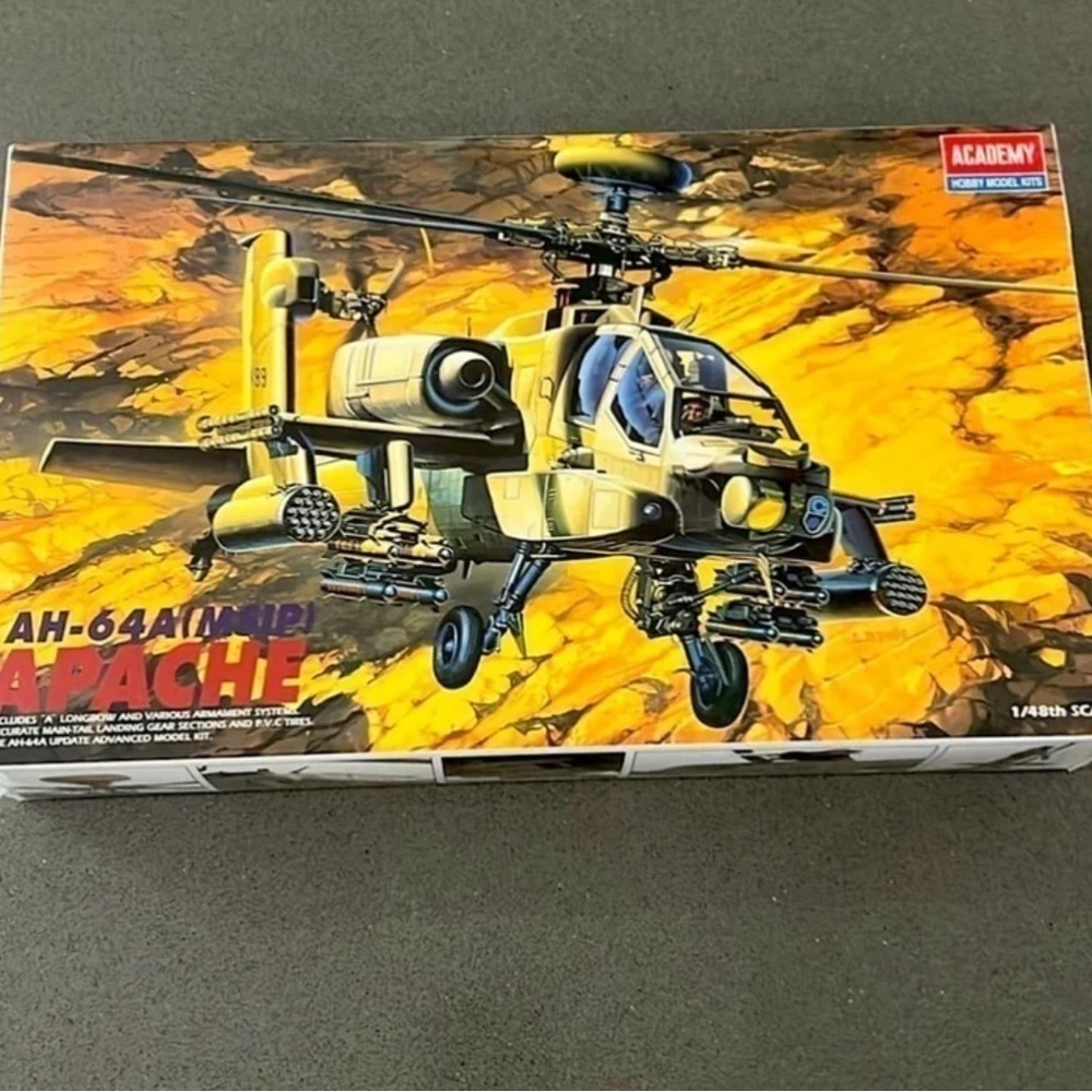 Academy McDonnell-Douglas AH-64A Apache Helicopter  1:48 Model Kit # 2115